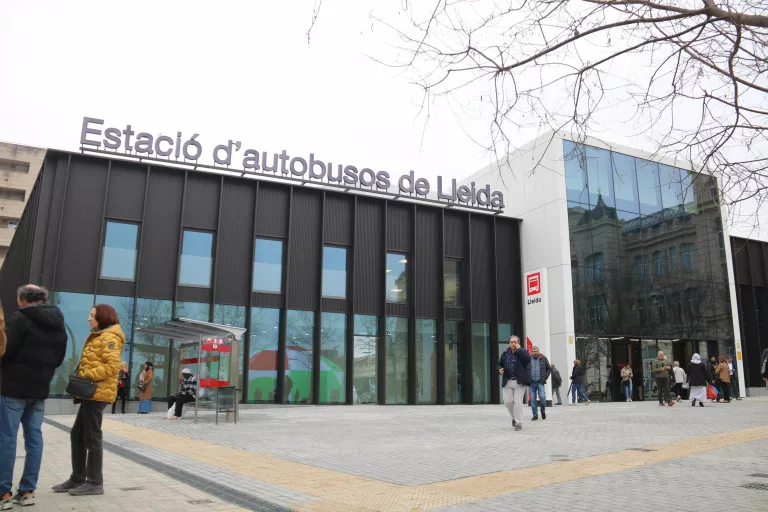 La nova estació d'autobusos de Lleida obre portes amb capacitat per a 1,4 milions de passatgers l'any