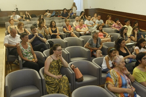 El centre Waldorf, a prop dels Camps Elisis o la Mitjana