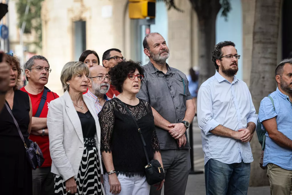 GALERIA: La Diada omple de les tradicionals ofrenes el monument de Rafael Casanova