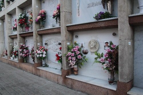 Recomanen fomentar la competència en tanatoris
