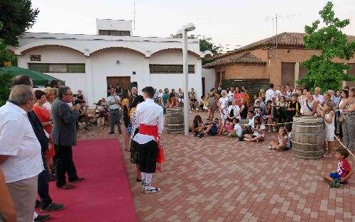 Una cercavila i el pregó marquen l’inici de la festa major de Raimat