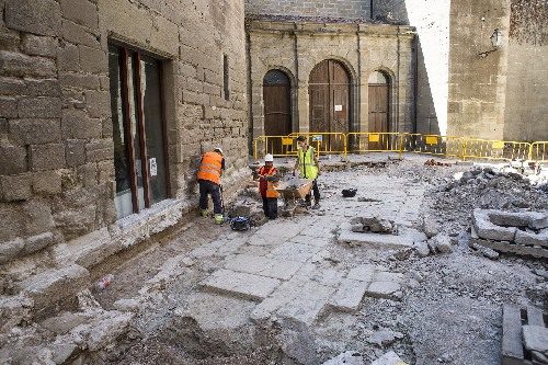 Troben restes medievals i del segle XVI a les obres del centre de Cervera