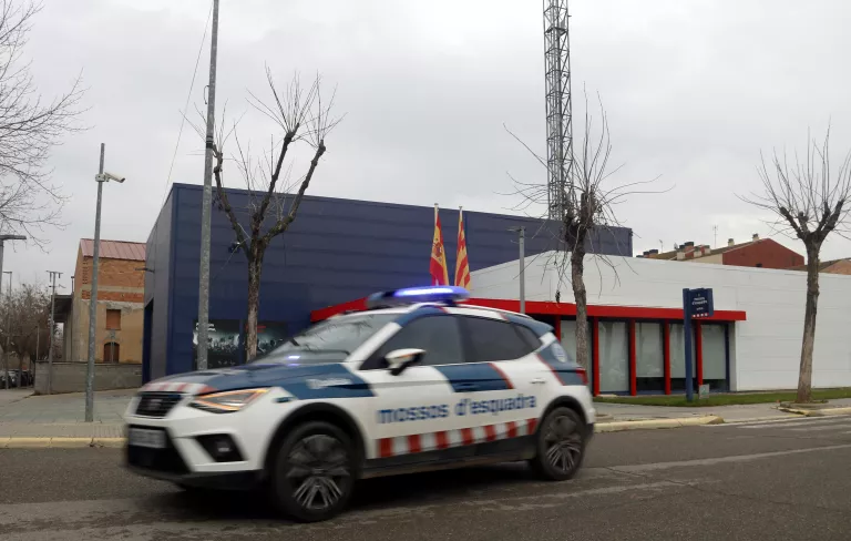 Detingut un home acusat d'estafar una parella vulnerable amb el fals lloguer d'un pis a Golmés