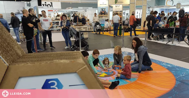 La 23a Fira del Medi Ambient de Tàrrega recull més de 100 quilos de roba usada i manté l’afluència de visitants