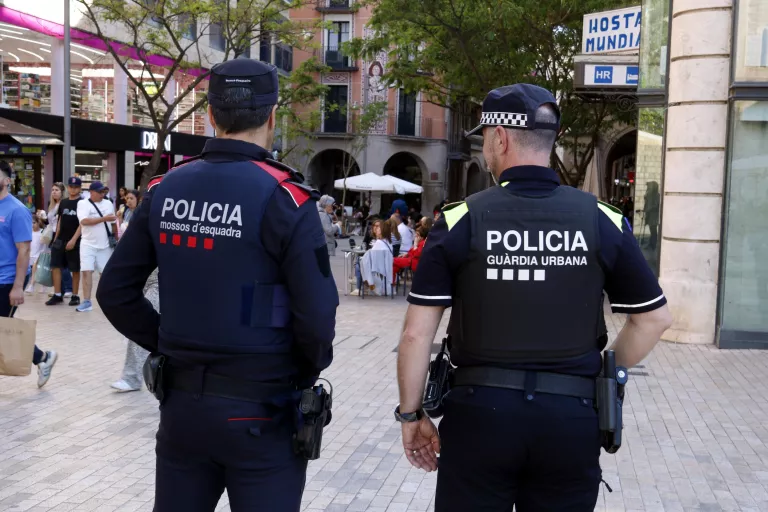 Detingut per intimidar amb un cúter diversos ciutadans en un carrer de Lleida