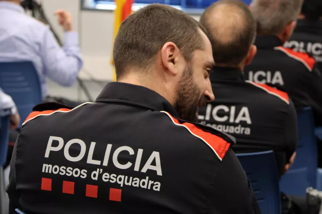 Els Mossos d'Esquadra canvien d'uniforme després de 40 anys