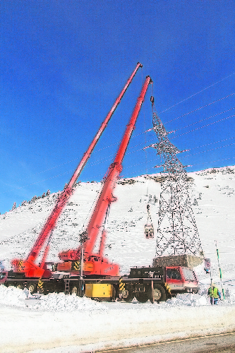 Endesa canvia la torre elèctrica de la Bonaigua