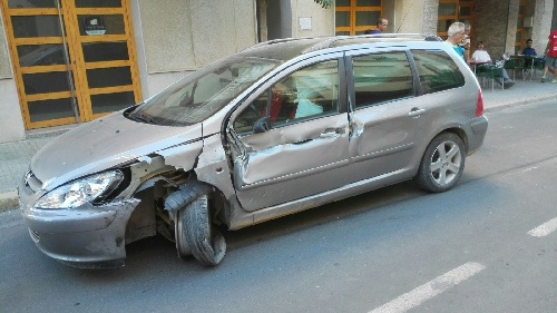 Ferida en un xoc a Balàfia i col·lisió de 3 vehicles a Linyola