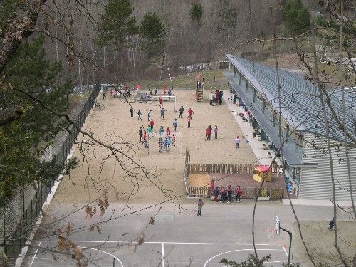 Famílies de 50 nens de la Vall Fosca amenacen de no portar-los a classe