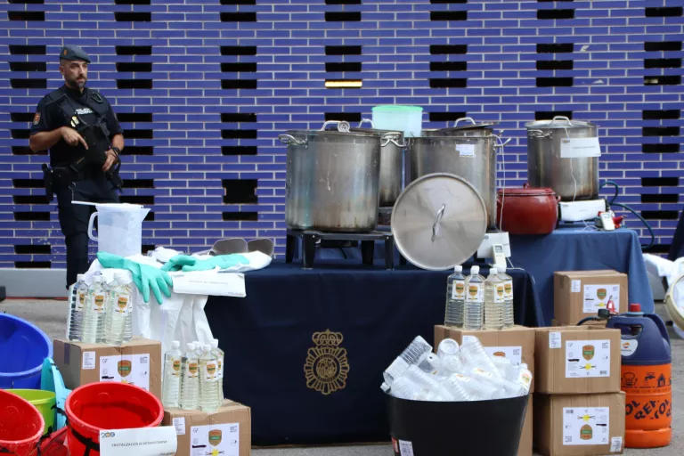 Desmantellen a Almenar un dels laboratoris de metamfetamina més grans localitzats fins ara a Europa