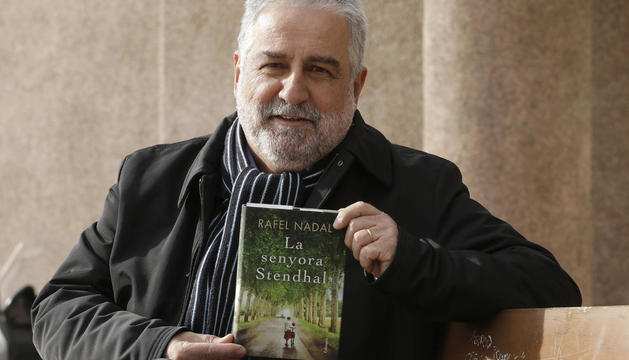 Rafel Nadal, ahir a Lleida amb el nou llibre, ‘La senyora Stendhal’.