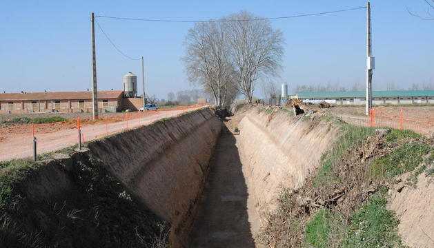 El Canal d'Urgell modernitza un tram a Vilanova de Bellpuig abans de la campanya
