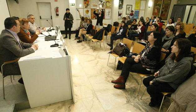 La imatge de les dones en els mitjans, a debat