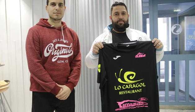 Xavi Alis, del Linyola, i Macià Expósito, de Lo Caragol, ahir a les instal·lacions del Grup SEGRE.