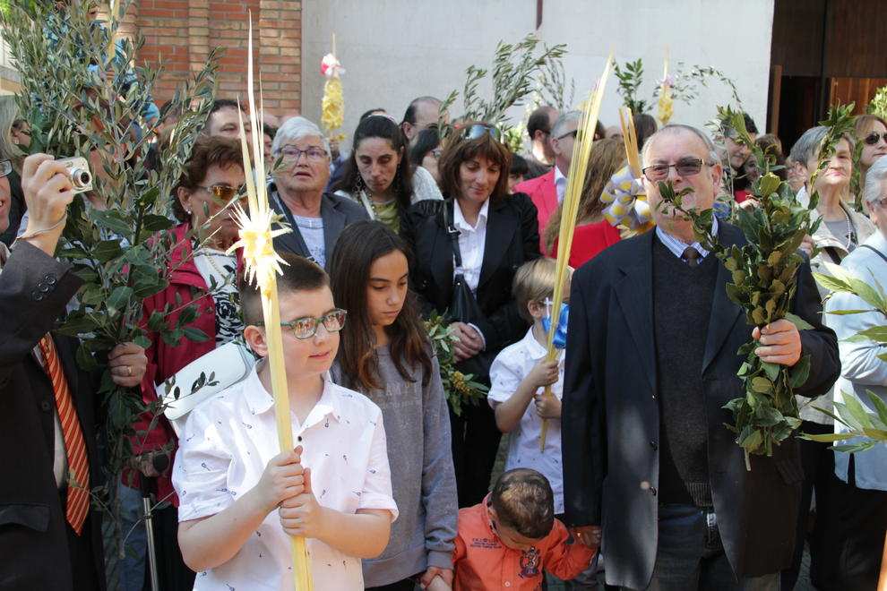 Passeig atípic de la verge en la processó dels Dolors