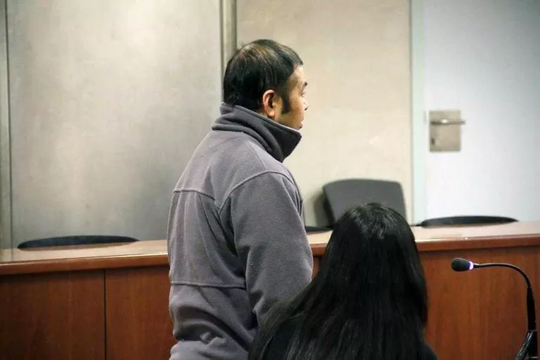 Dos anys de presó per abusar d'una jove i intentar-ho amb una nena
