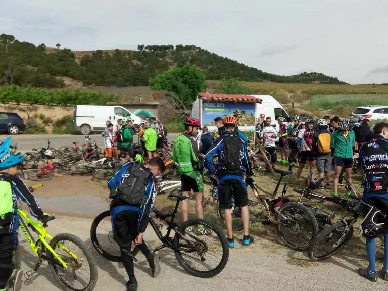 Rosselló estrena circuits de BTT perquè ciclisme i caça siguin compatibles