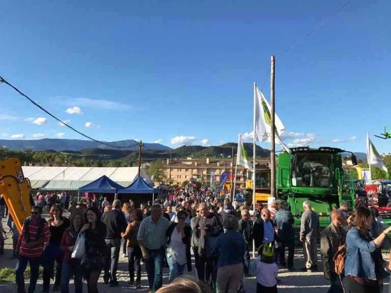 Milers de persones a Solsona i benedicció de tractors a Agramunt en honor de sant Isidre