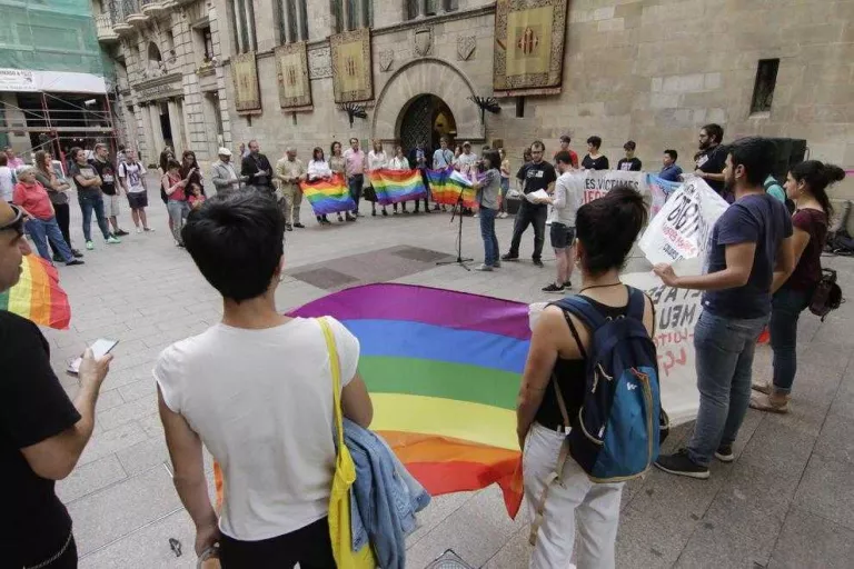 Colors de Ponent: “La violència contra l’LGTBI no ha de quedar impune”