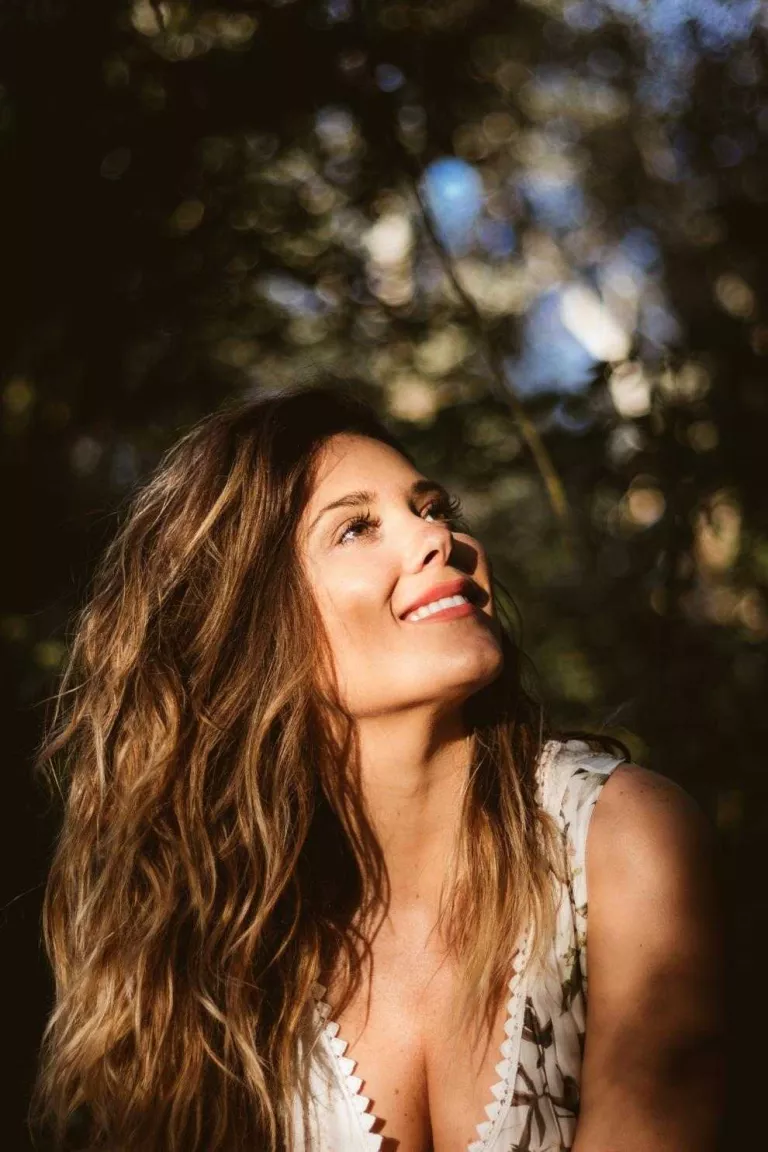 Lorena fitxa per Universal i prepara nou àlbum