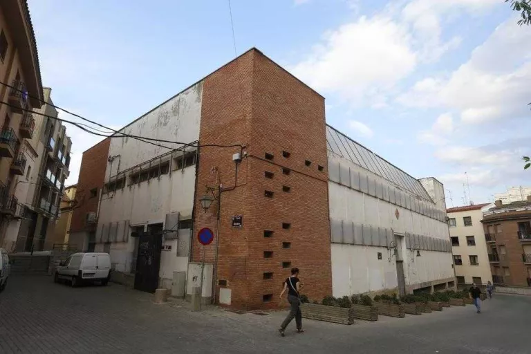 Ordre de desallotjament de l’antic mercat de Santa Teresa per mal estat