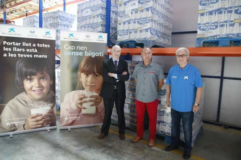 Campanya de recollida de llet per a nens en risc