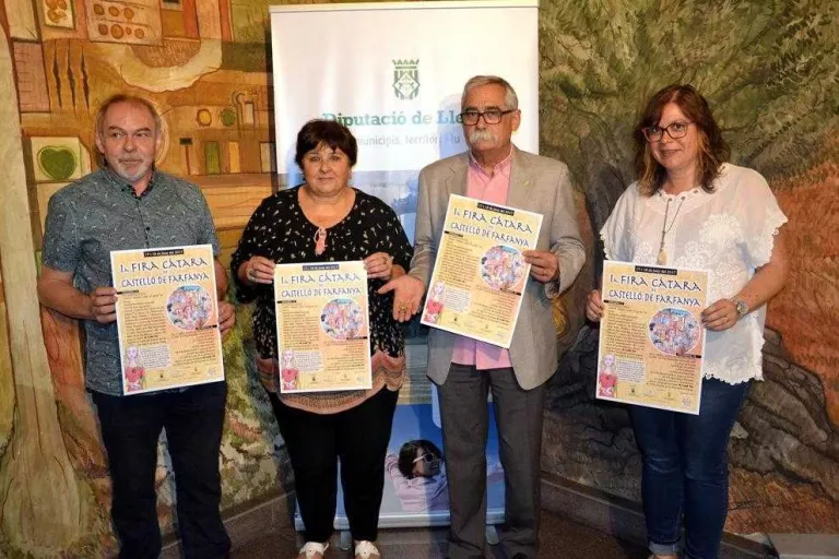 Castelló de Farfanya estrena fira càtara, amb 30 parades i una moneda encunyada