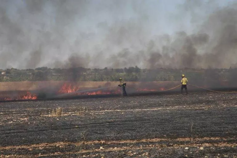 Calcinades 95 hectàrees agrícoles en dos incendis a Artesa de Lleida