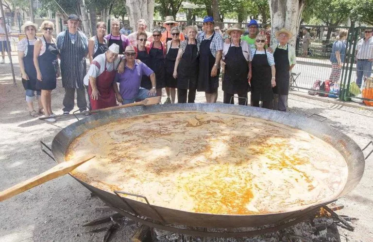 Paella popular contra el càncer a Agramunt