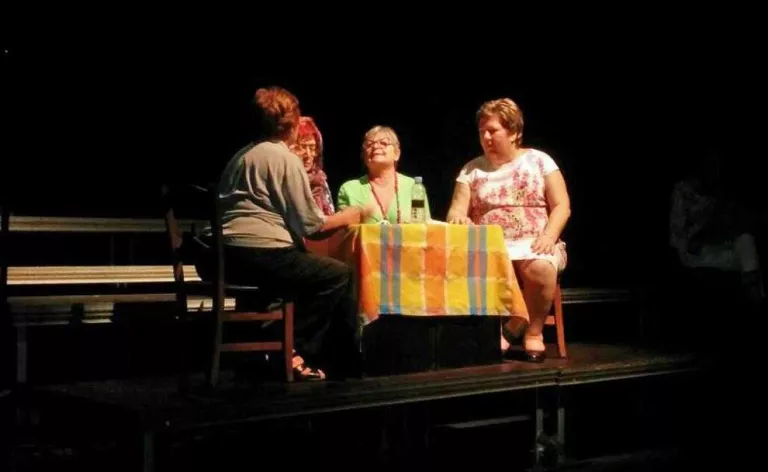Els cuidadors no professionals pugen a l'escenari amb '2 pedres'