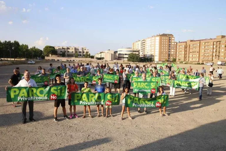 Més de 1.000 firmes contra el Parc de les Arts d'Alcalde Pujol