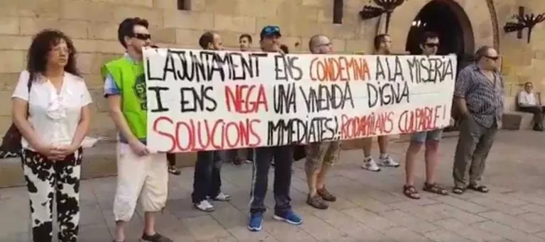 La PAH reclama més pisos per a emergències