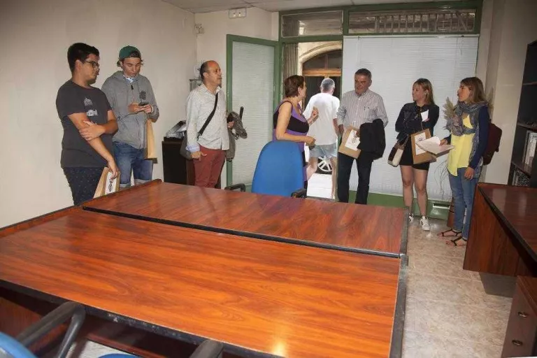 Cervera ensenya els locals per al viver d’empreses