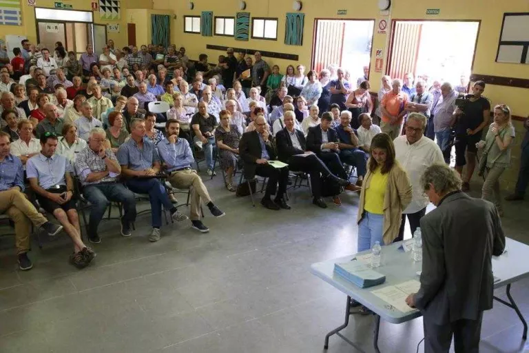 Uns 370 agricultors d’Alfés reben les finques reparcel·lades al cap de 10 anys