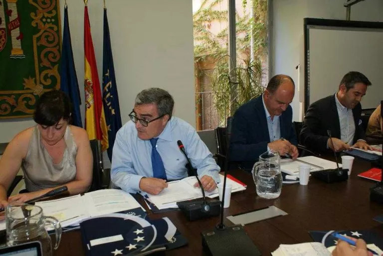 Debat sobre competències educatives dels municipis en la comissió de la FEMP
