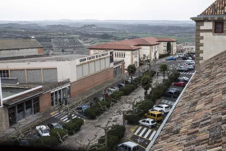 Cervera estudia municipalitzar un dels dos teatres o construir-ne un de propi