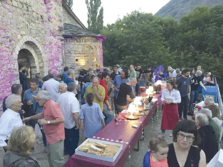 Dansàneu, avui amb el Llibre Vermell de Montserrat