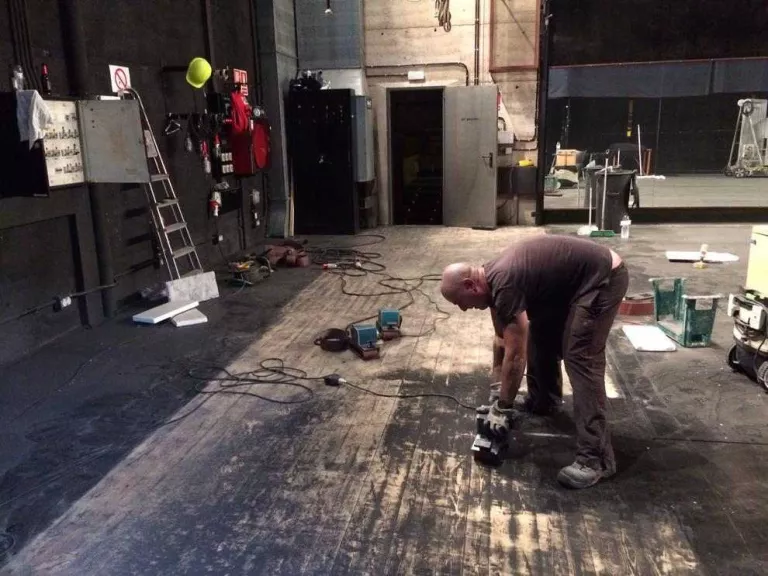 Balaguer repara els danys de la riuada al teatre