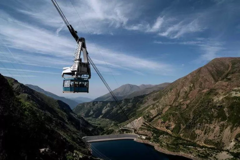 El reparat telefèric de l'estany Gento inicia a la fi la temporada