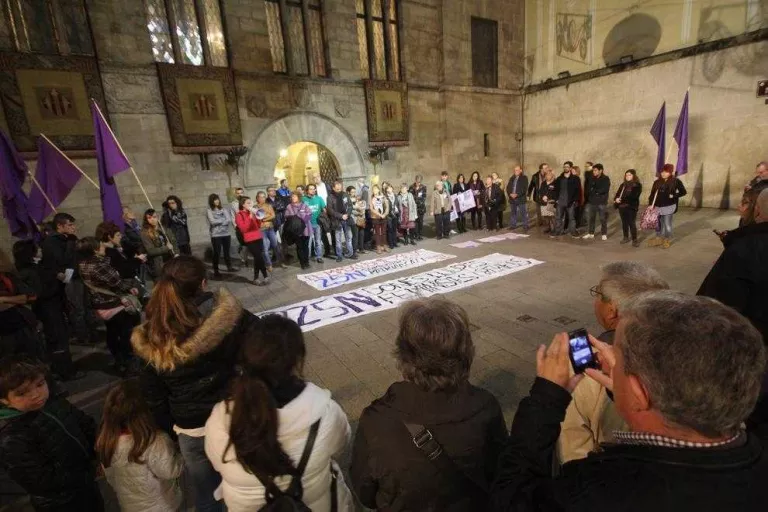 Quasi 200 trucades de Lleida al telèfon per a víctimes de violència masclista