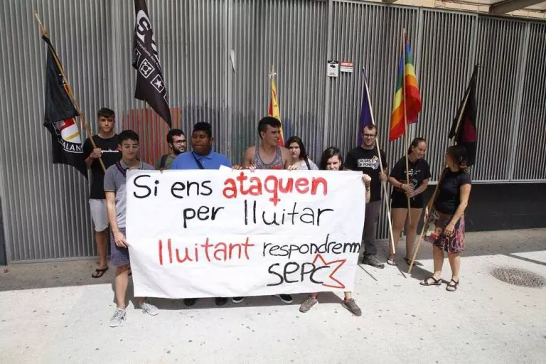 Critiquen que exprofessors del Gili defensin el mestre homòfob