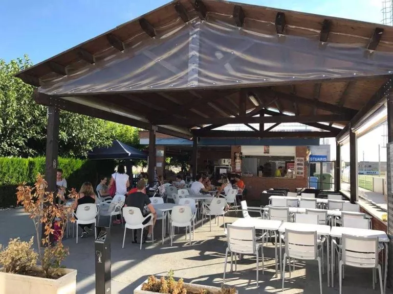 Torrefarrera busca gestor per als bars del complex esportiu