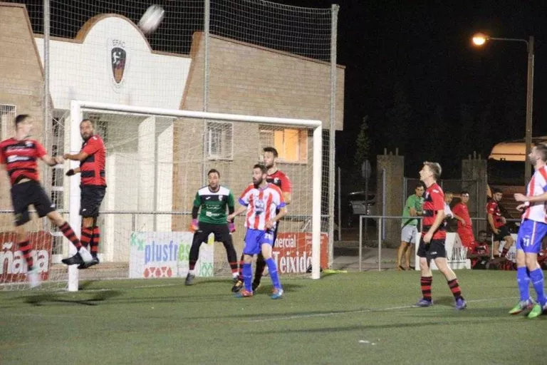Primer triomf de l’EFAC i taules en el debut del Borges