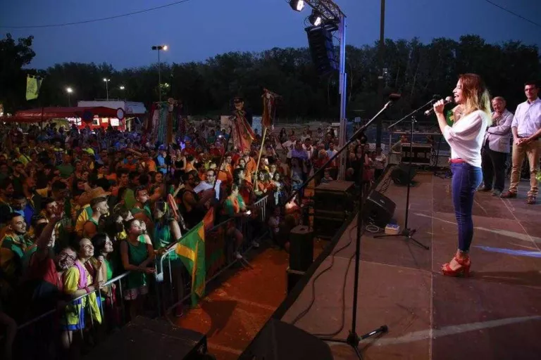 Multitudinari inici de les festes de Pardinyes