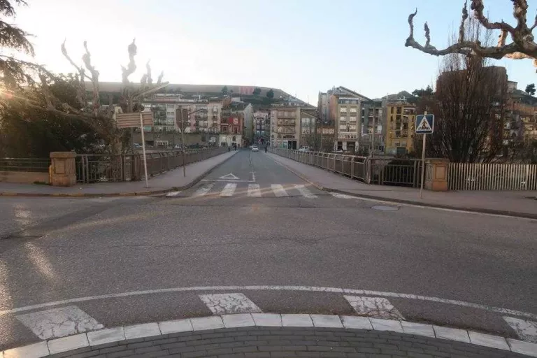 Imatge d’arxiu del pont Nou de Balaguer, que serà reformat.