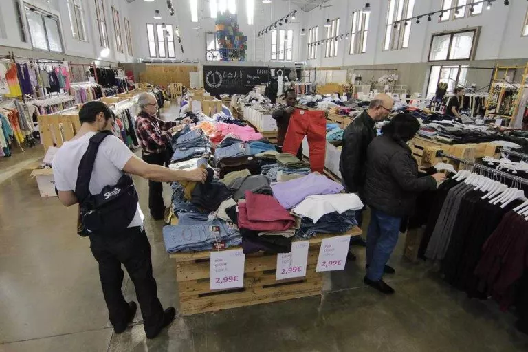 La concessionària entrega el nou projecte per al Mercat del Pla