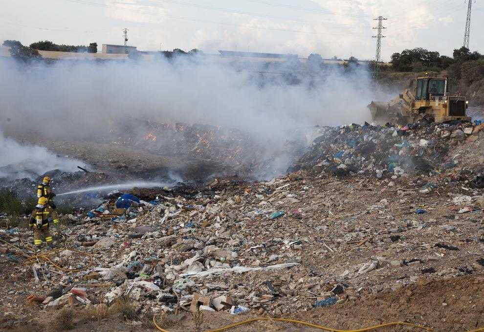 Un foc arrasa 15 ha de vegetació forestal i agrícola a Artesa de Segre