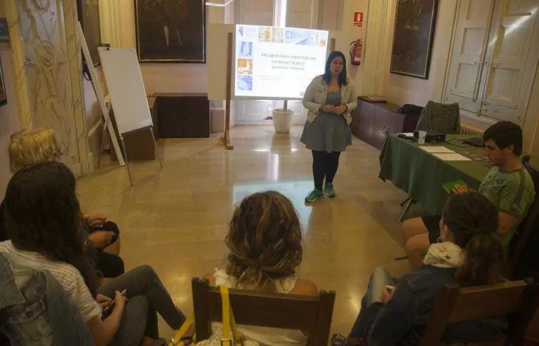 Estand a l’Aquelarre de Cervera per prevenir agressions sexistes