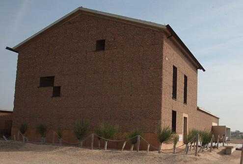 Obres per instal·lar la calefacció a l'edifici de Cal Sinén