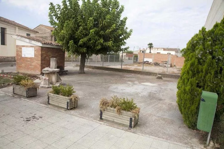 Els veïns de Seana voten sobre com remodelar una plaça